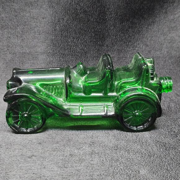 Vintage Avon Station Wagon Tai Winds After Shave Glass Car Decanter - Picture 4 of 10